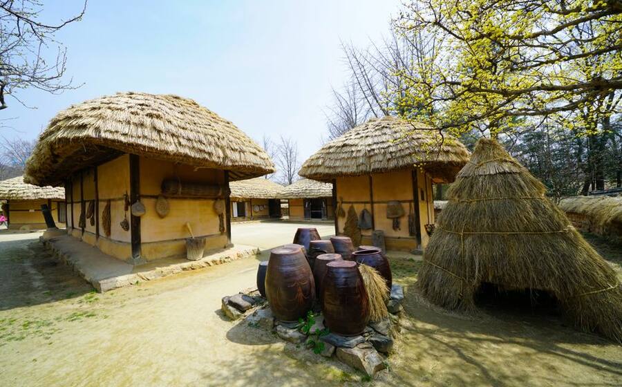 Representative image related to Traditional craft in Korea