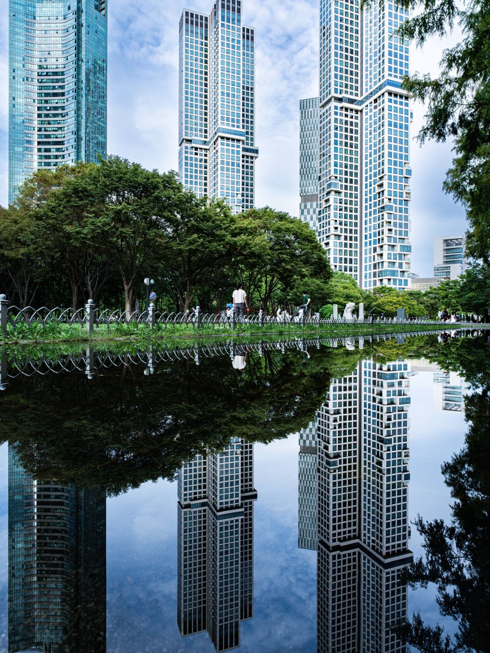 Seoul Forest green space for a private family route